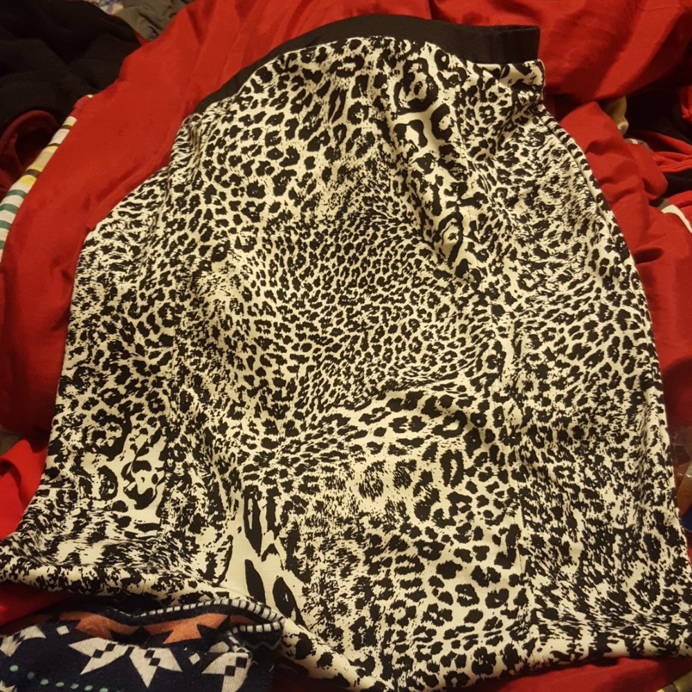 Lepord print skirt